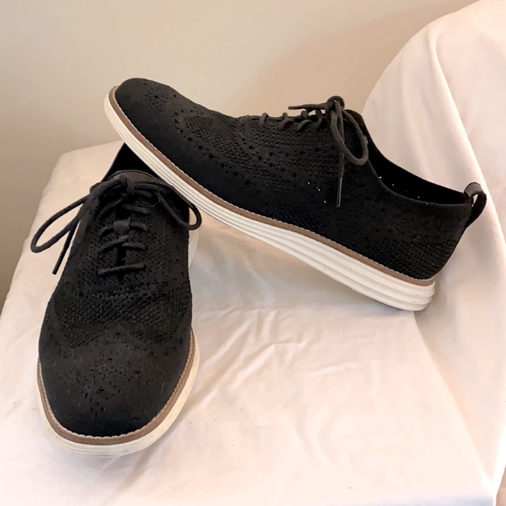 Grand Stitchlite wingtip unisex oxfords.